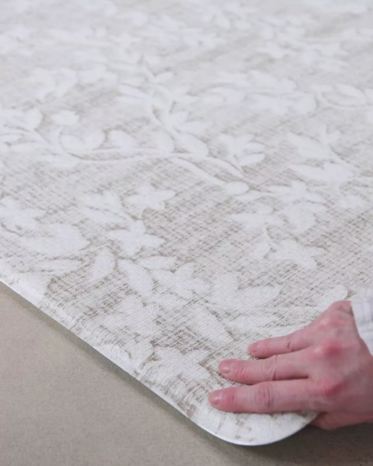 video showing the Rune + Juniper designs from toter and tumble